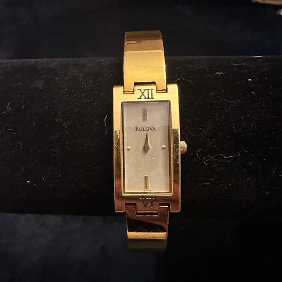 1990s Bulova Classic Women’s Watch- Dainty, Minimalist - Picture 6 of 9